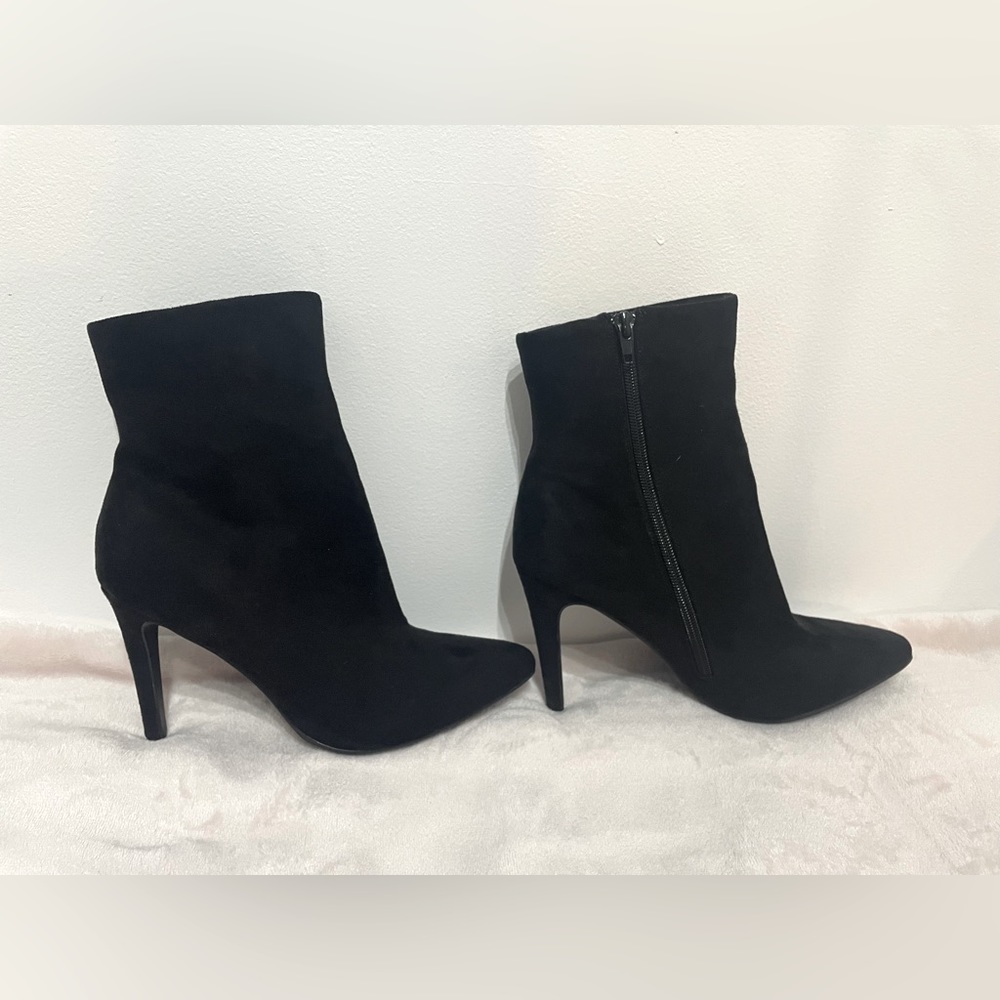 Womens Chinese Laundry Sparrow High Top Booties, Black, 6. Like new